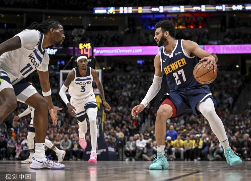 一个鲜明的 一个鲜明的