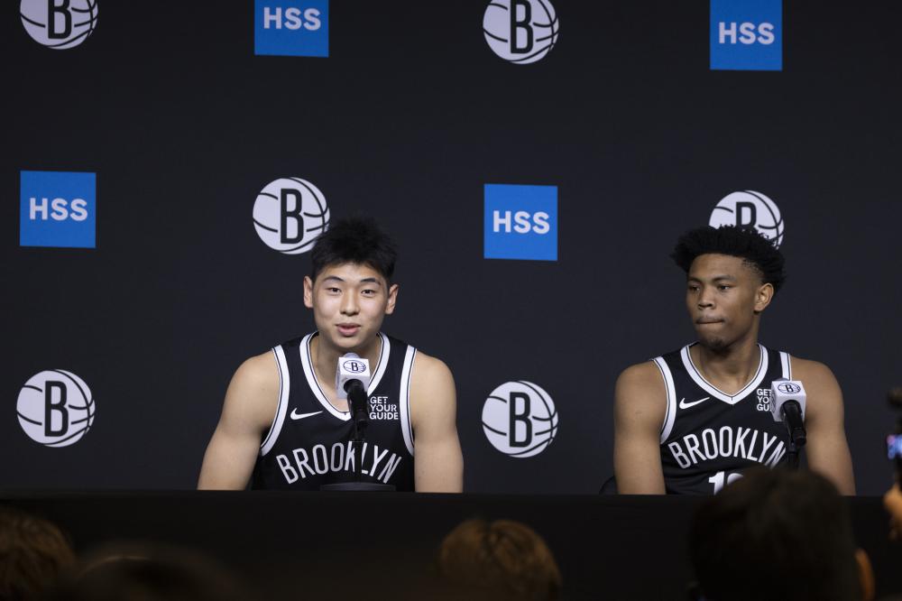 与此同时 与此同时